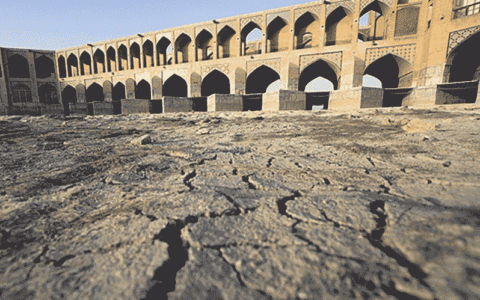 عجایب فعالیت های مالی آب بر در استان اصفهان